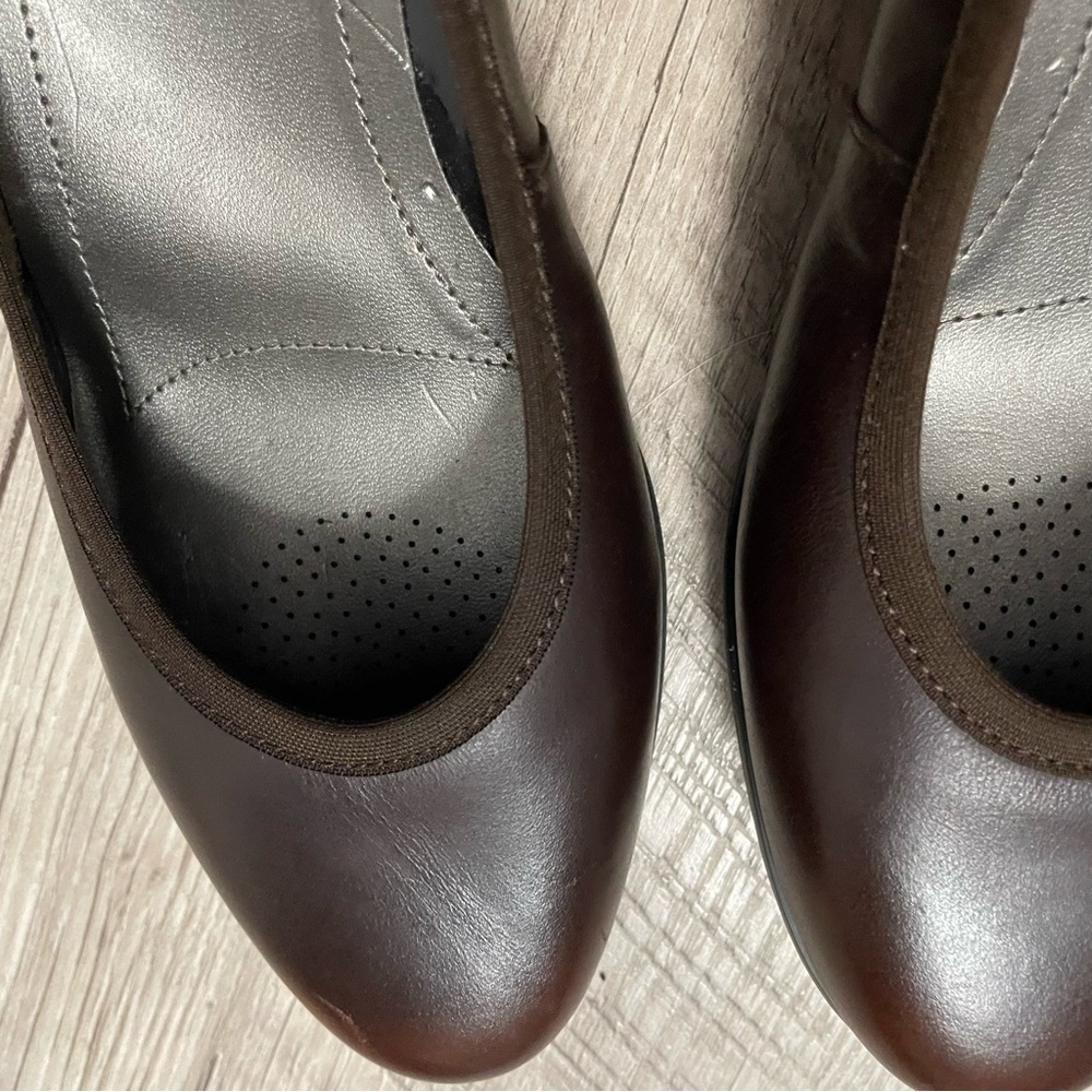 Ros Hommerson Dark Brown Heels size 10N - Picture 12 of 12